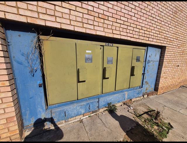 1,200M² WAREHOUSE FOR SALE IN DENVER